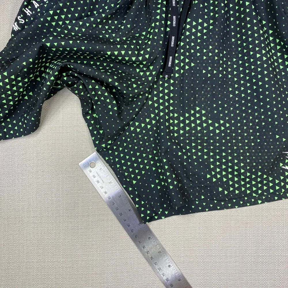 Gymshark Womens Unlined Black Green Geometric Triangle Athletic Gym Shorts Large